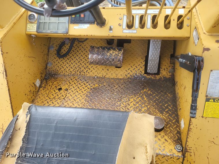 image for item DQ3805 2003 Master Craft MC06685 forklift