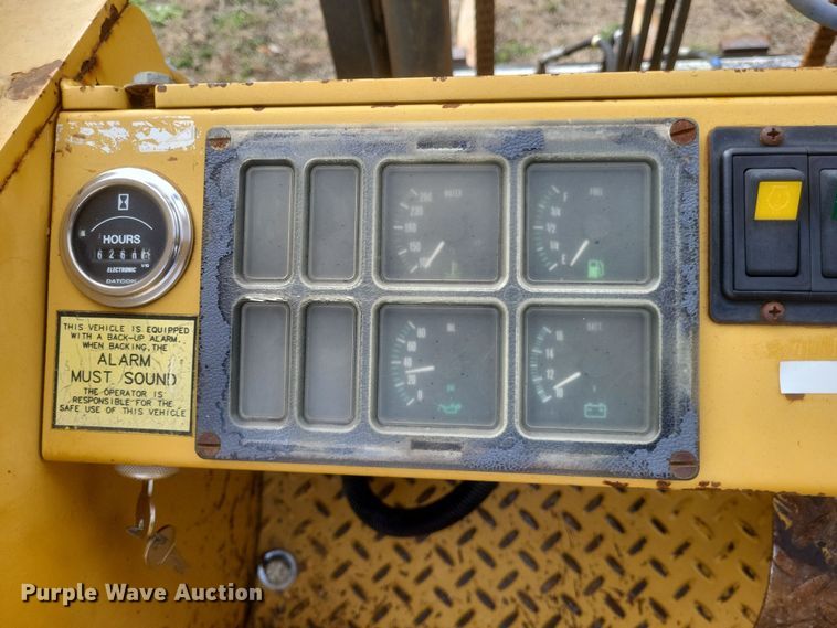 image for item DQ3805 2003 Master Craft MC06685 forklift