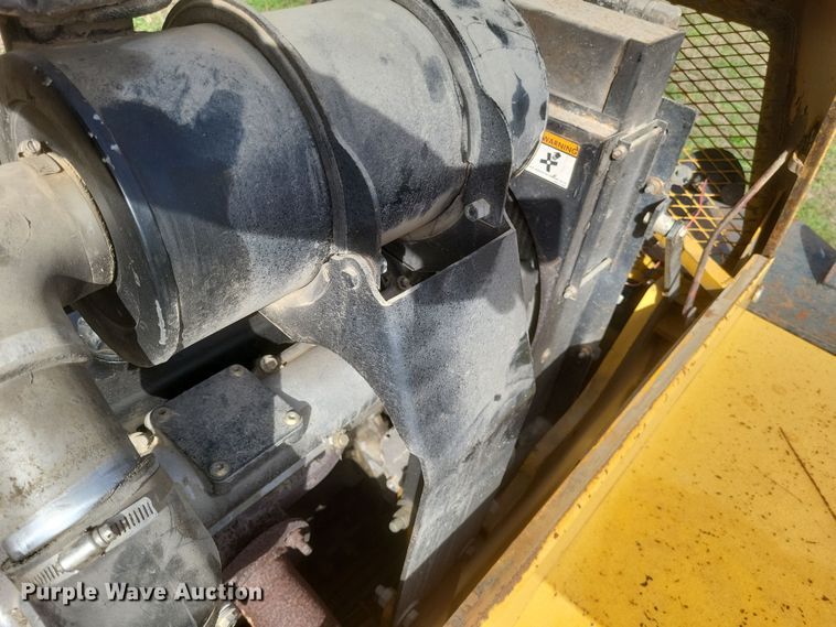 image for item DQ3805 2003 Master Craft MC06685 forklift