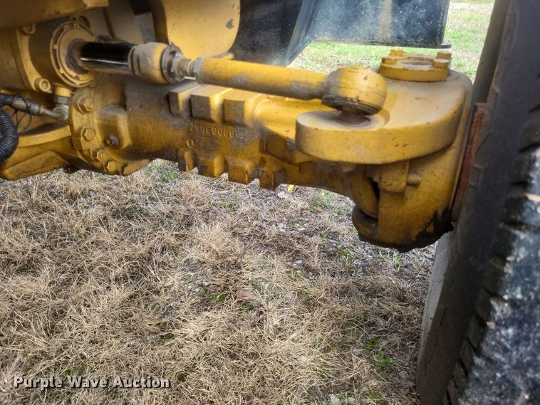 image for item DQ3805 2003 Master Craft MC06685 forklift