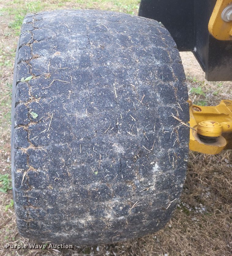 image for item DQ3805 2003 Master Craft MC06685 forklift