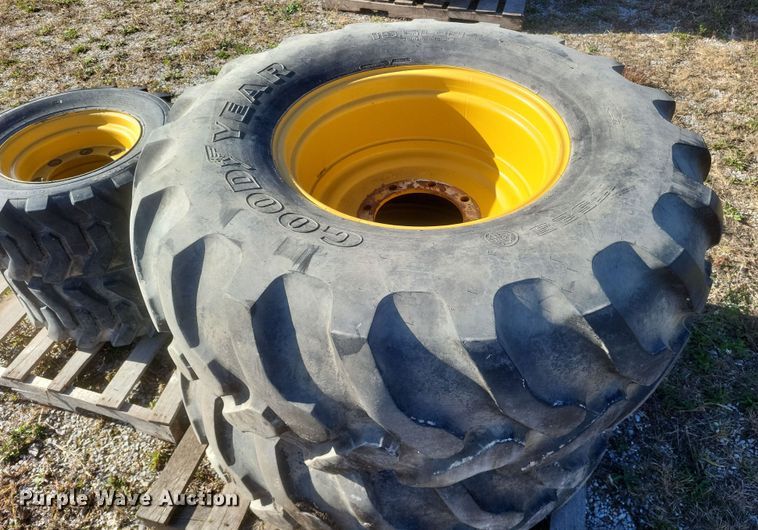 image for item DQ3805 2003 Master Craft MC06685 forklift