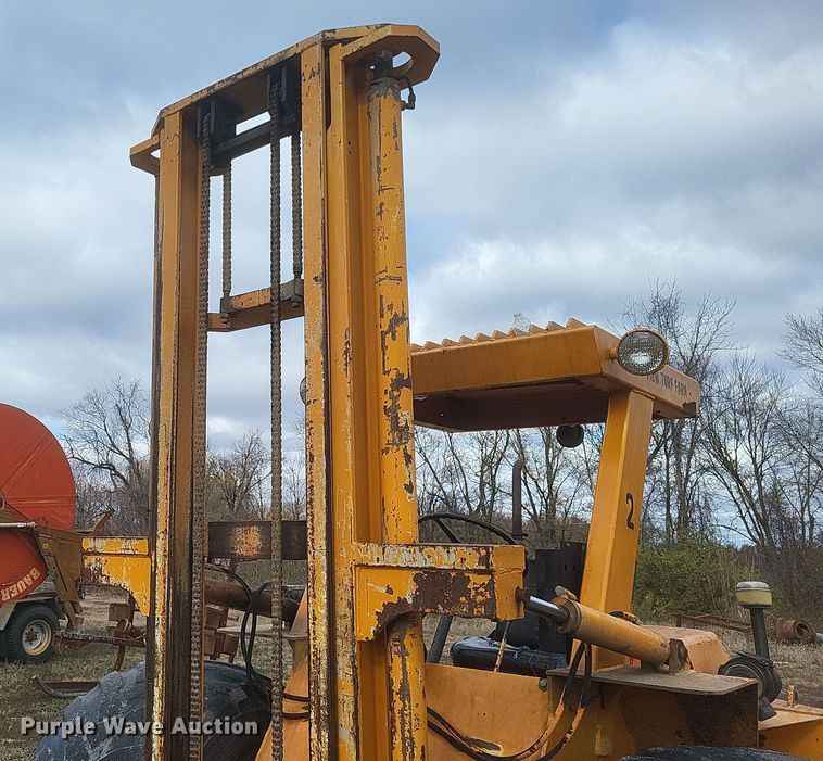 image for item DQ3808 1988 Master Craft MC-643-8 forklift