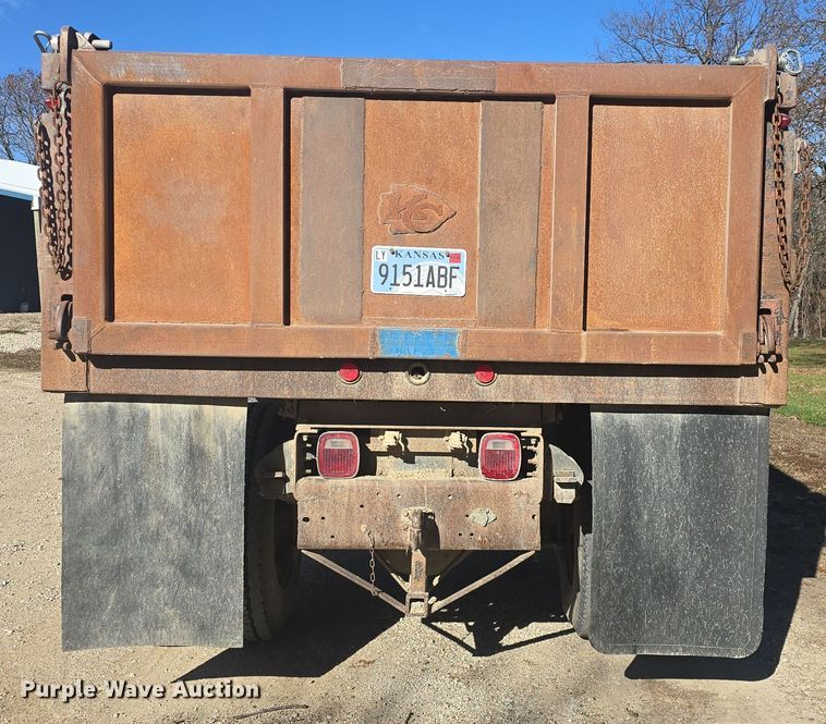 image for item DQ5309 1991 GMC Topkick C6500 dump truck