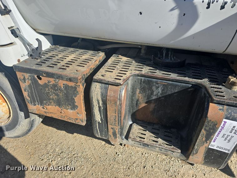 image for item DQ5309 1991 GMC Topkick C6500 dump truck