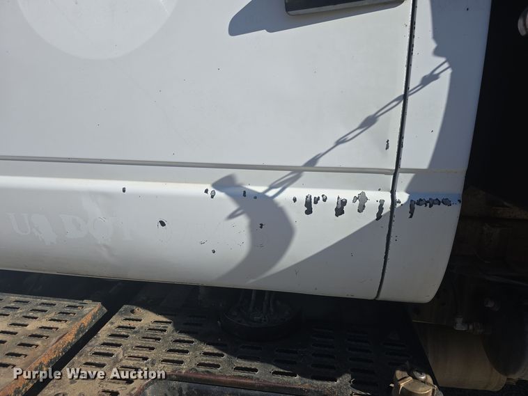 image for item DQ5309 1991 GMC Topkick C6500 dump truck