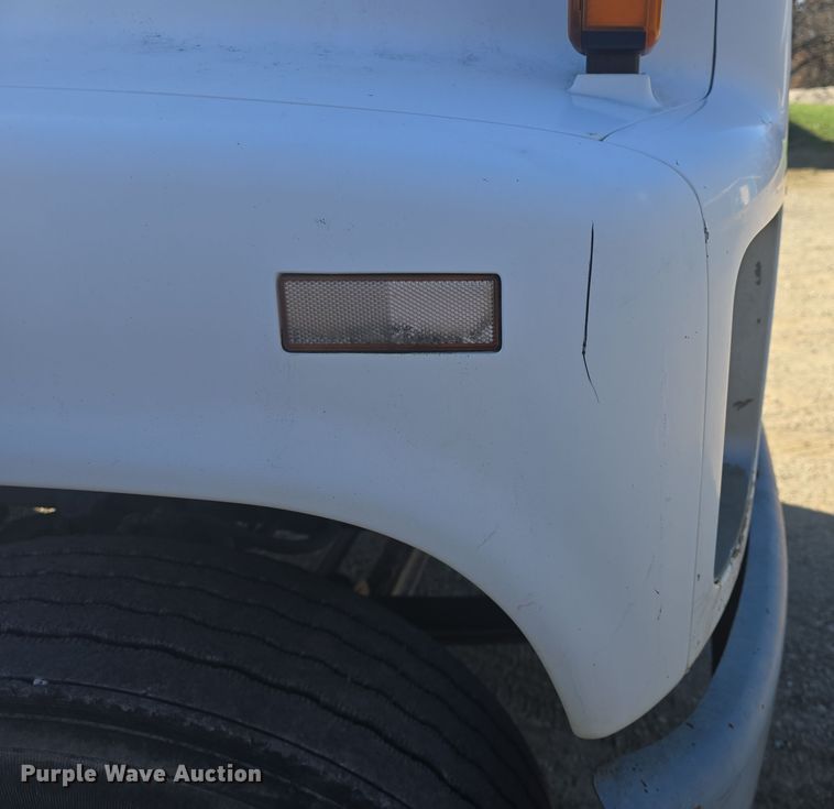 image for item DQ5309 1991 GMC Topkick C6500 dump truck