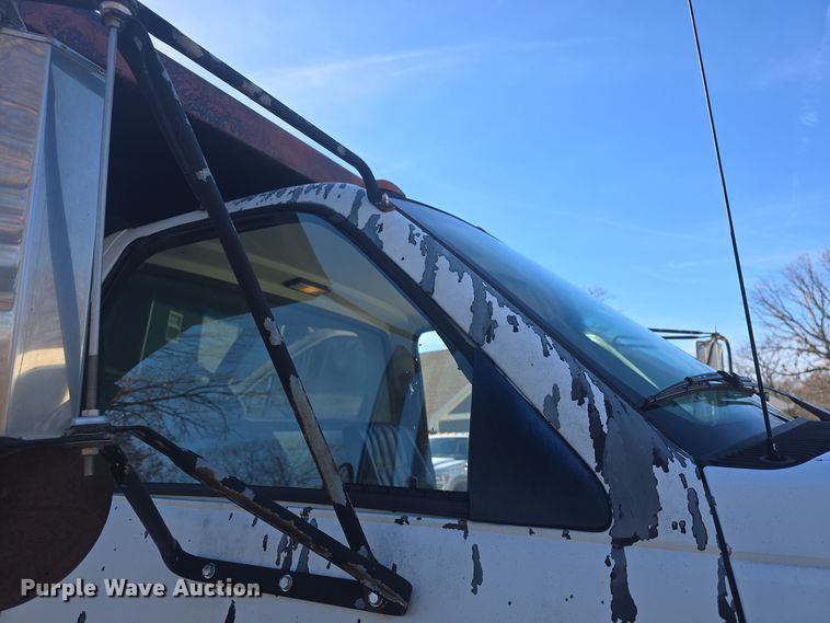 image for item DQ5309 1991 GMC Topkick C6500 dump truck