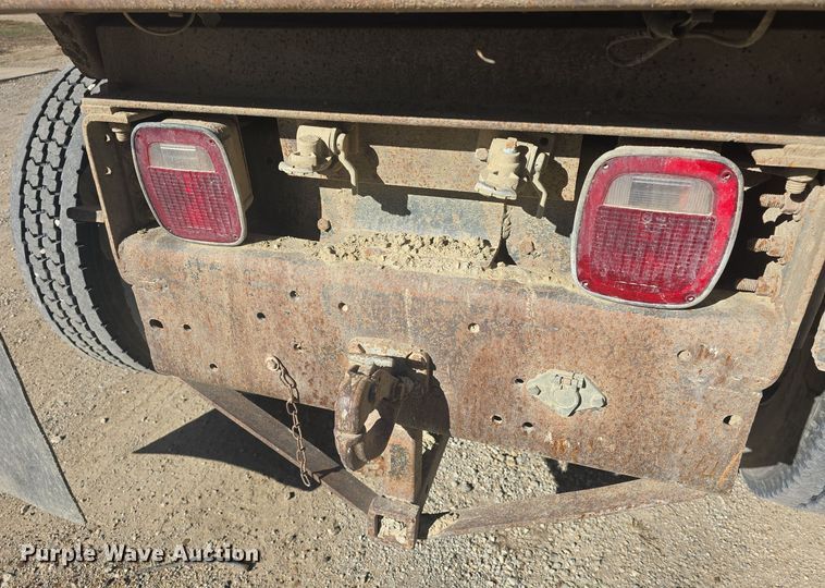 image for item DQ5309 1991 GMC Topkick C6500 dump truck