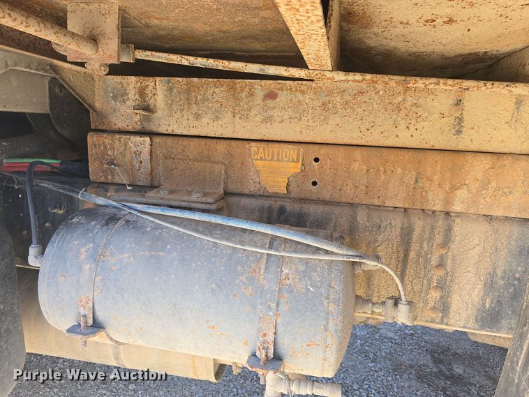 image for item DQ5309 1991 GMC Topkick C6500 dump truck