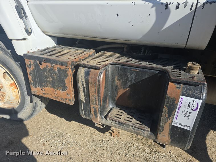 image for item DQ5309 1991 GMC Topkick C6500 dump truck