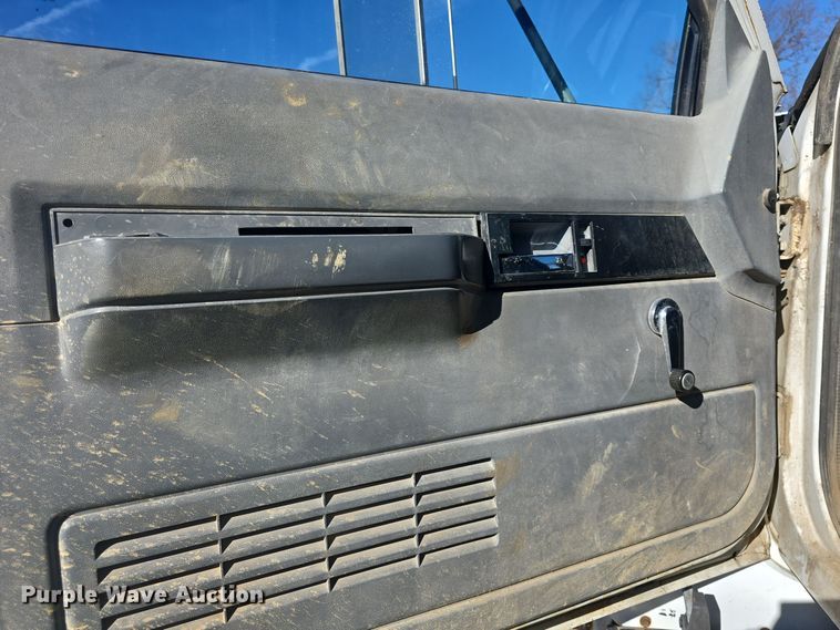 image for item DQ5309 1991 GMC Topkick C6500 dump truck