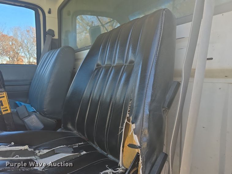 image for item DQ5309 1991 GMC Topkick C6500 dump truck