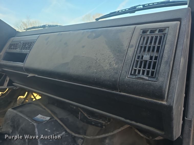 image for item DQ5309 1991 GMC Topkick C6500 dump truck