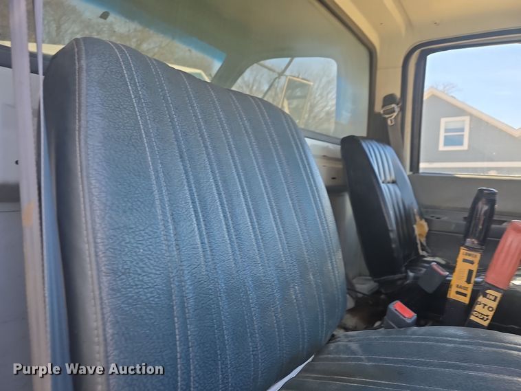 image for item DQ5309 1991 GMC Topkick C6500 dump truck