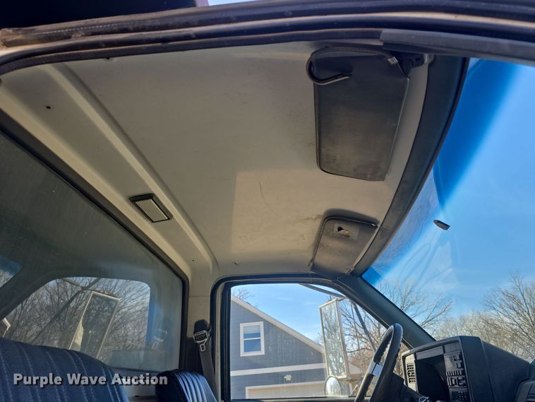 image for item DQ5309 1991 GMC Topkick C6500 dump truck