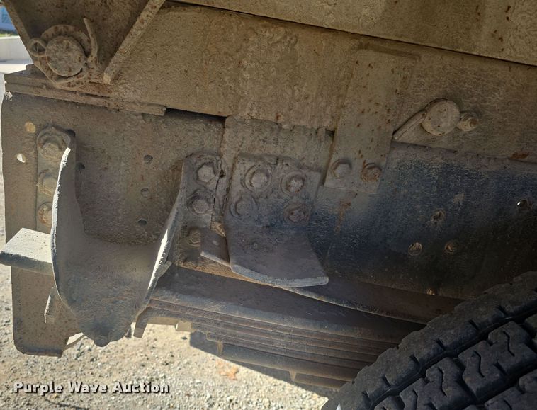 image for item DQ5309 1991 GMC Topkick C6500 dump truck