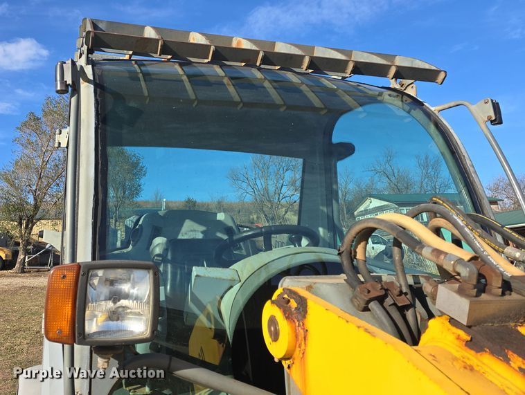 image for item DQ5316 2006 Gehl 480T telehandler