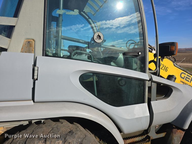 image for item DQ5316 2006 Gehl 480T telehandler