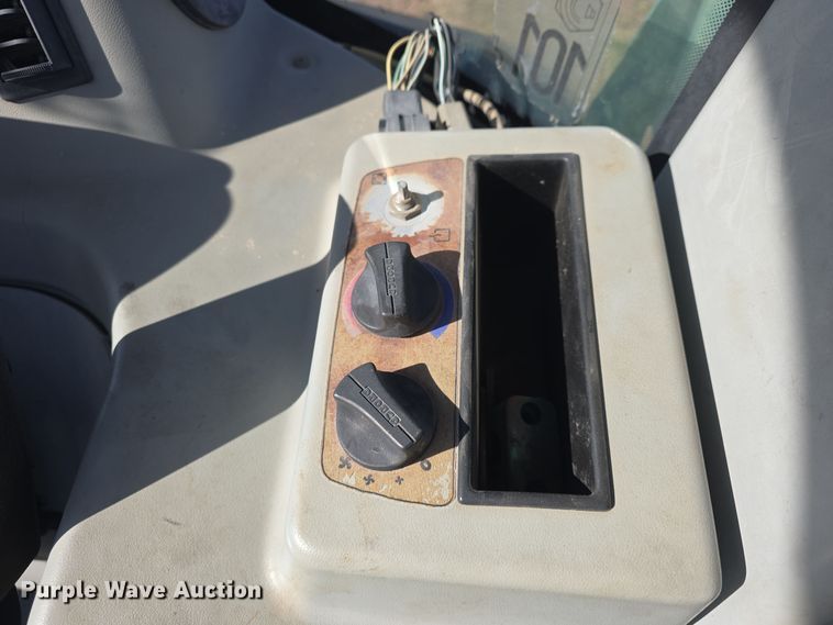 image for item DQ5316 2006 Gehl 480T telehandler