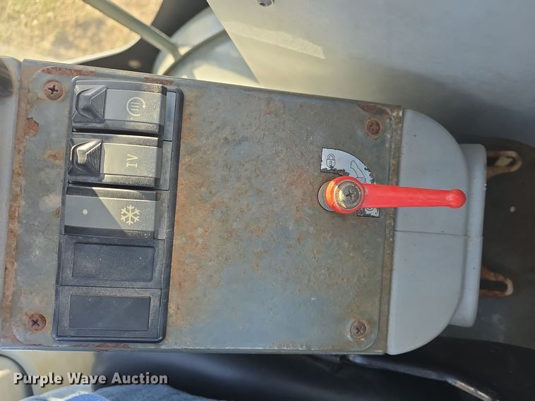 image for item DQ5316 2006 Gehl 480T telehandler