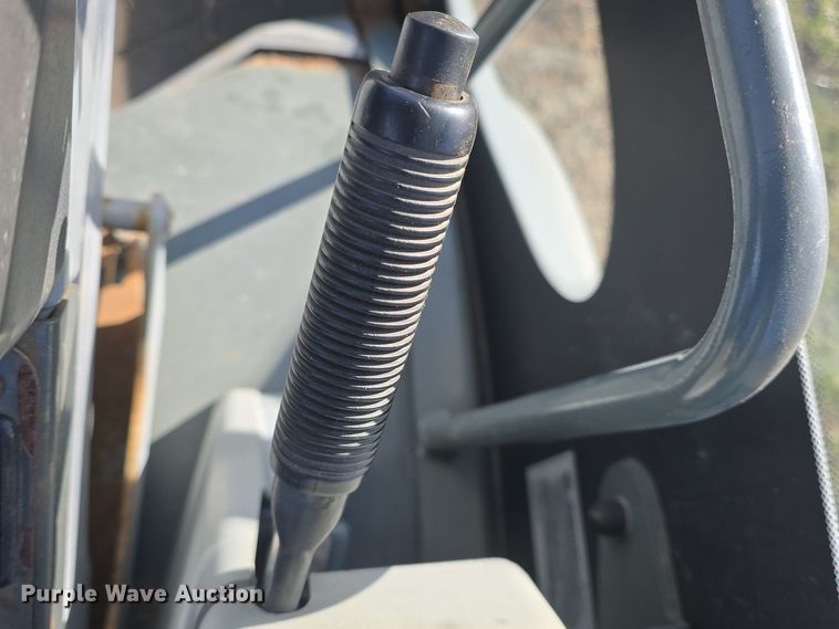 image for item DQ5316 2006 Gehl 480T telehandler