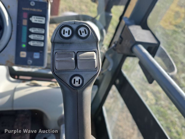 image for item DQ5316 2006 Gehl 480T telehandler