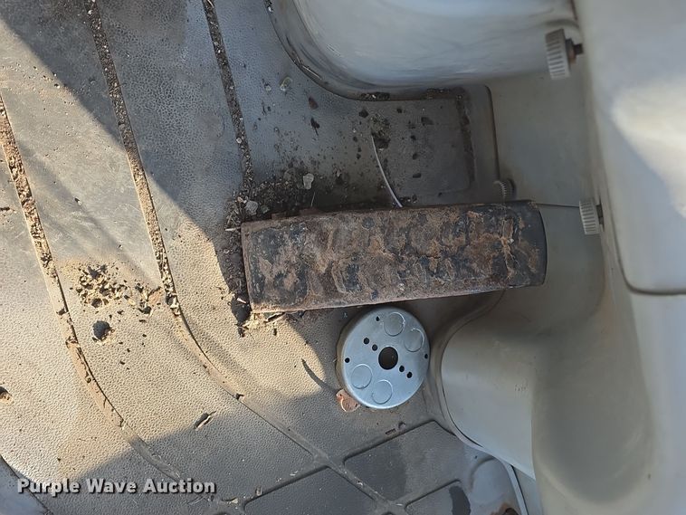 image for item DQ5316 2006 Gehl 480T telehandler