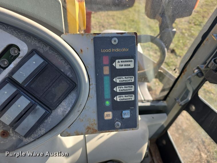 image for item DQ5316 2006 Gehl 480T telehandler