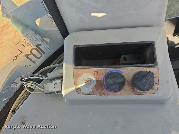 image for item DQ5316 2006 Gehl 480T telehandler