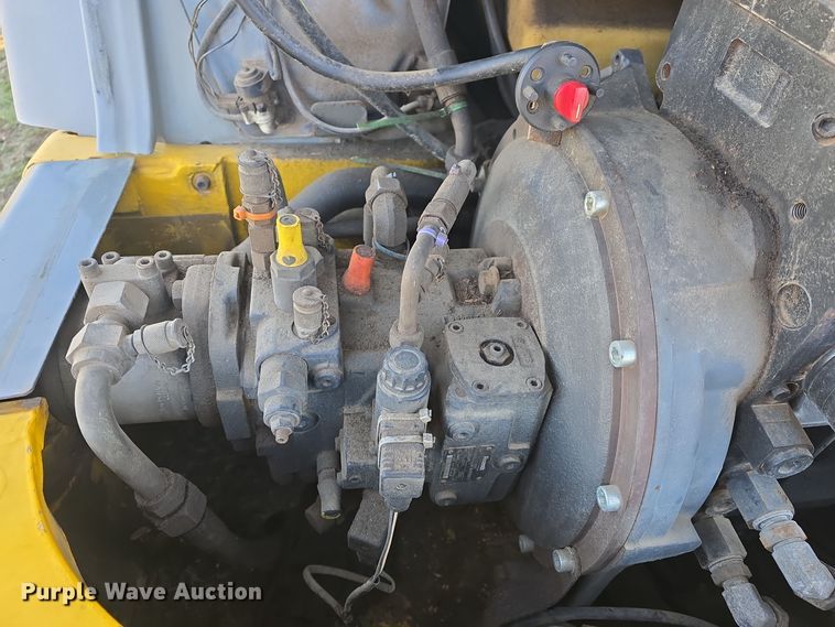 image for item DQ5316 2006 Gehl 480T telehandler