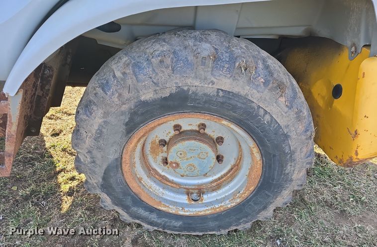 image for item DQ5316 2006 Gehl 480T telehandler