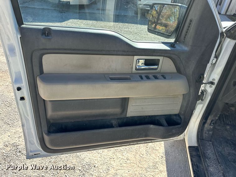 image for item DS3155 2010 Ford F150 SuperCab pickup truck