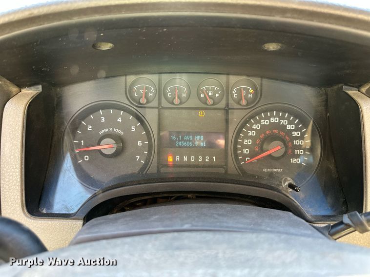 image for item DS3155 2010 Ford F150 SuperCab pickup truck