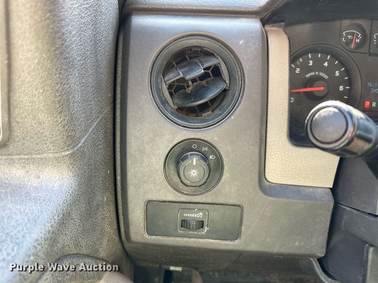 image for item DS3155 2010 Ford F150 SuperCab pickup truck