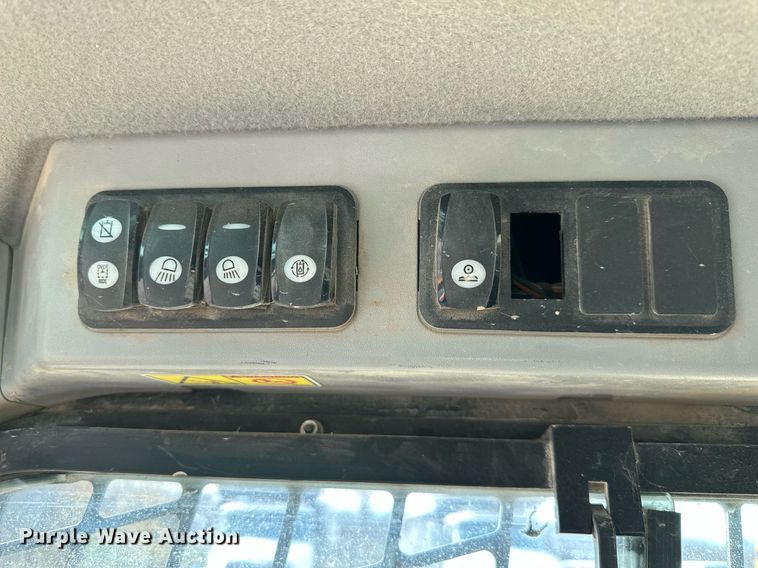 image for item DS3157 2015 Caterpillar 289D tracked skid steer loader