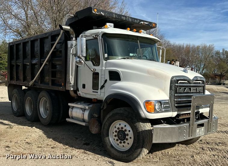 image for item DS3160 2007 Mack CV713 dump truck