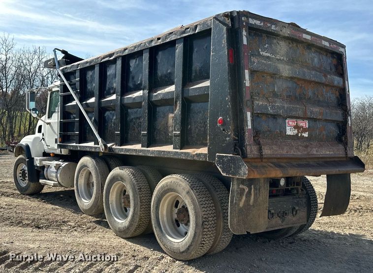 image for item DS3160 2007 Mack CV713 dump truck
