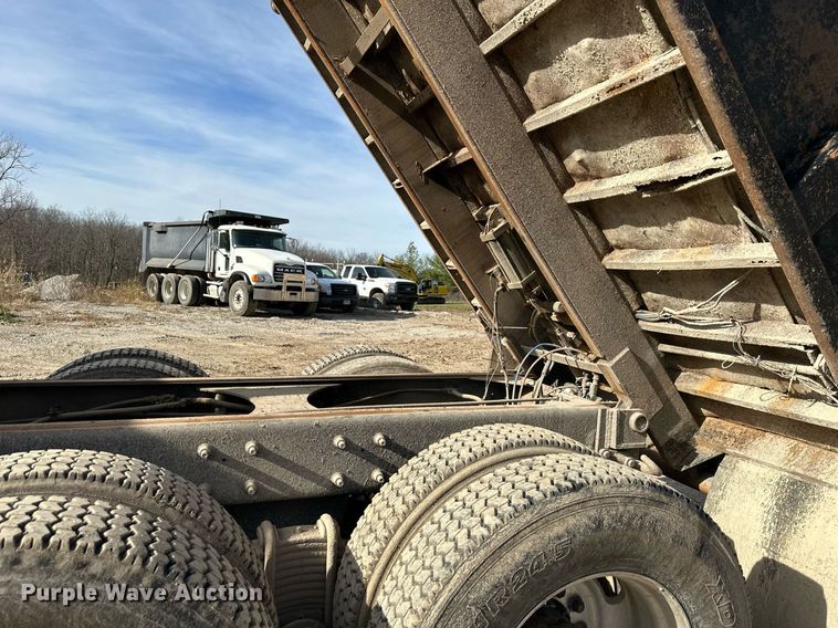 image for item DS3160 2007 Mack CV713 dump truck