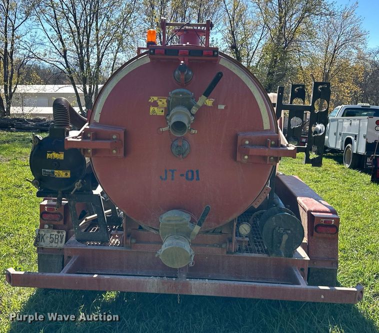 image for item DS3165 2016 Ditch Witch RVC733 vacuum excavator