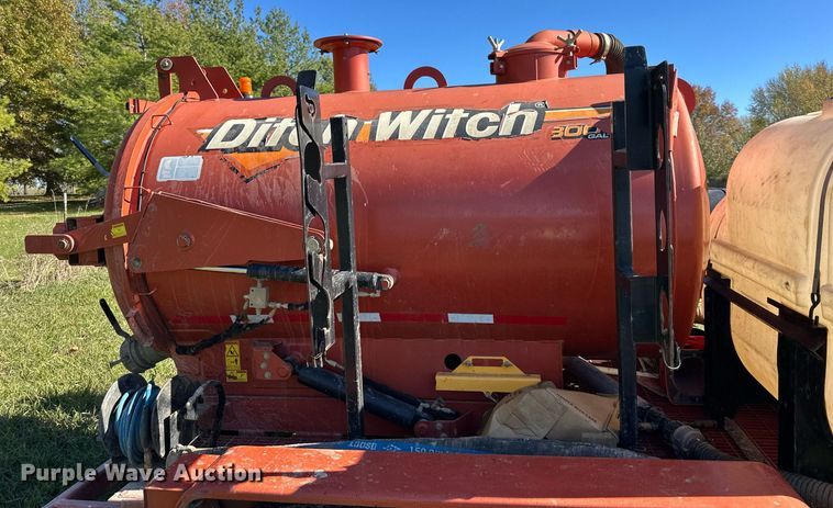 image for item DS3165 2016 Ditch Witch RVC733 vacuum excavator