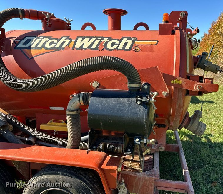 image for item DS3165 2016 Ditch Witch RVC733 vacuum excavator