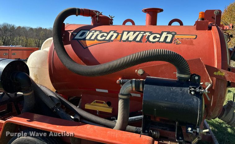 image for item DS3165 2016 Ditch Witch RVC733 vacuum excavator