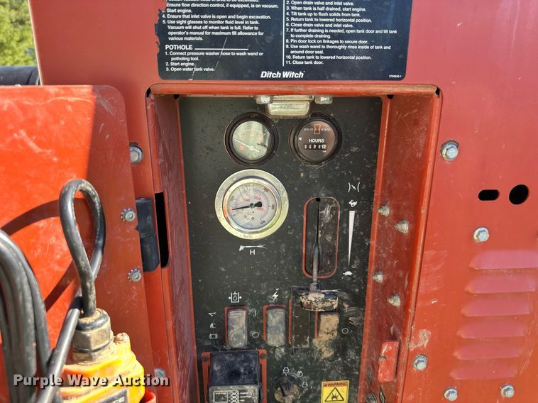 image for item DS3165 2016 Ditch Witch RVC733 vacuum excavator