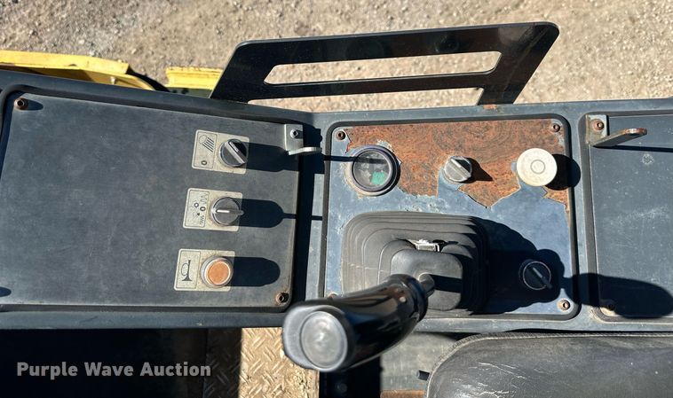 image for item DS3167 2005 Bomag BW177PDH-3 single drum vibratory roller