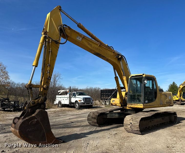 image for item DS3246 1996 Komatsu PC220LC-6 excavator