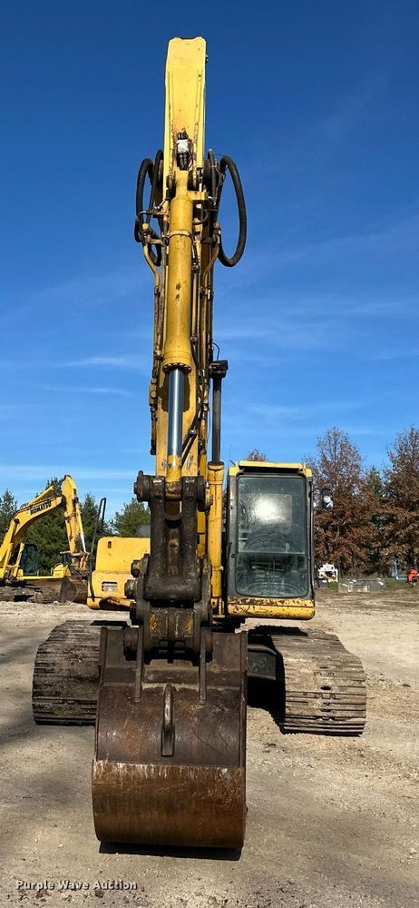 image for item DS3246 1996 Komatsu PC220LC-6 excavator