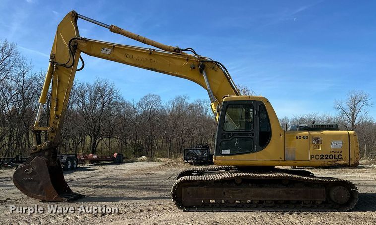 image for item DS3246 1996 Komatsu PC220LC-6 excavator