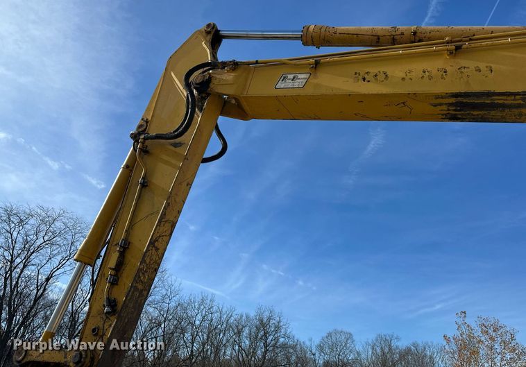 image for item DS3246 1996 Komatsu PC220LC-6 excavator