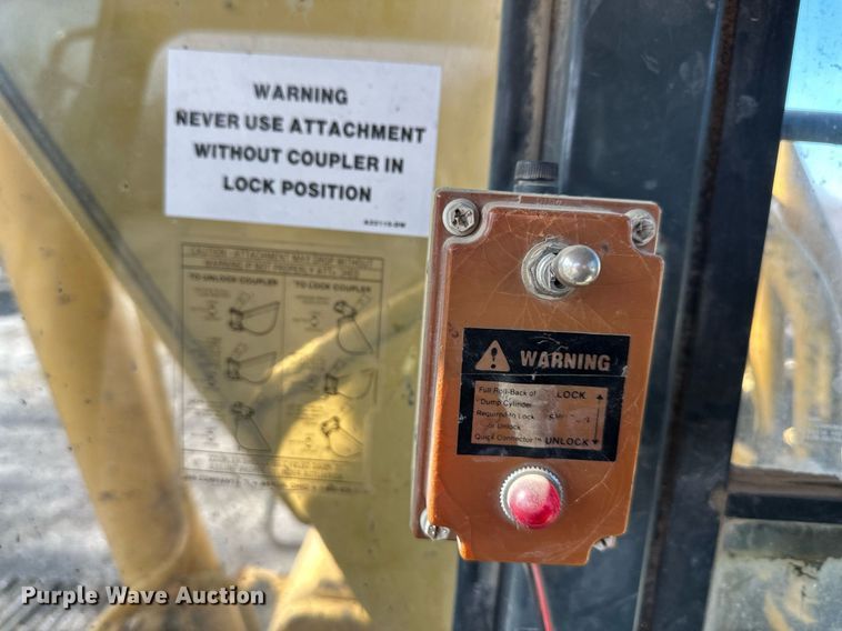 image for item DS3246 1996 Komatsu PC220LC-6 excavator